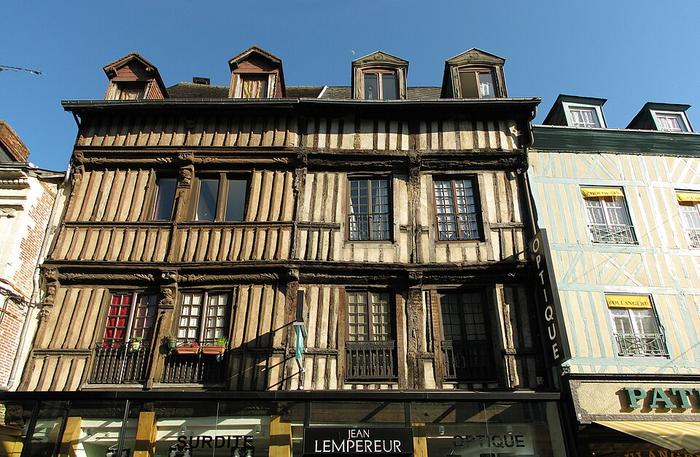 Bernay - immobilier - CENTURY 21 Soluce Habitat - rue Thiers 