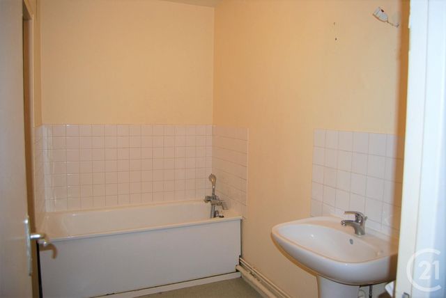Appartement F2 à louer - 2 pièces - 49.92 m2 - BERNAY - 27 - HAUTE-NORMANDIE - Century 21 Soluce Habitat Appartement F2 à louer - 2 pièces - 49.92 m2 - BERNAY - 27 - HAUTE-NORMANDIE - Century 21 Soluce Habitat