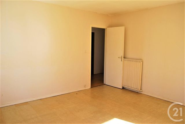 Appartement F2 à louer - 2 pièces - 49.92 m2 - BERNAY - 27 - HAUTE-NORMANDIE - Century 21 Soluce Habitat Appartement F2 à louer - 2 pièces - 49.92 m2 - BERNAY - 27 - HAUTE-NORMANDIE - Century 21 Soluce Habitat