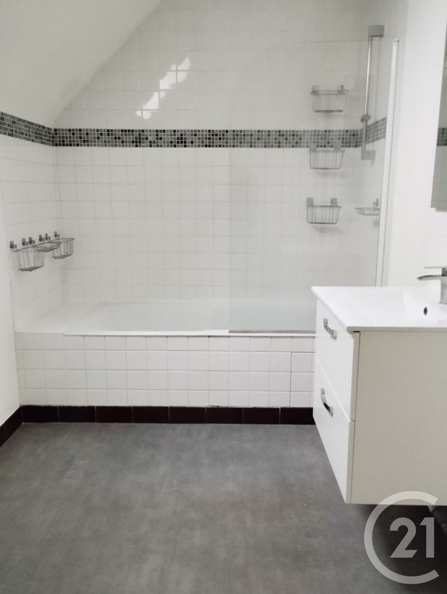 maison à louer - 3 pièces - 71.0 m2 - BERNAY - 27 - HAUTE-NORMANDIE - Century 21 Soluce Habitat