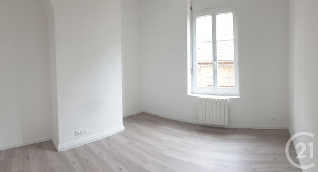 Appartement F2 à louer - 2 pièces - 28.0 m2 - BERNAY - 27 - HAUTE-NORMANDIE - Century 21 Soluce Habitat