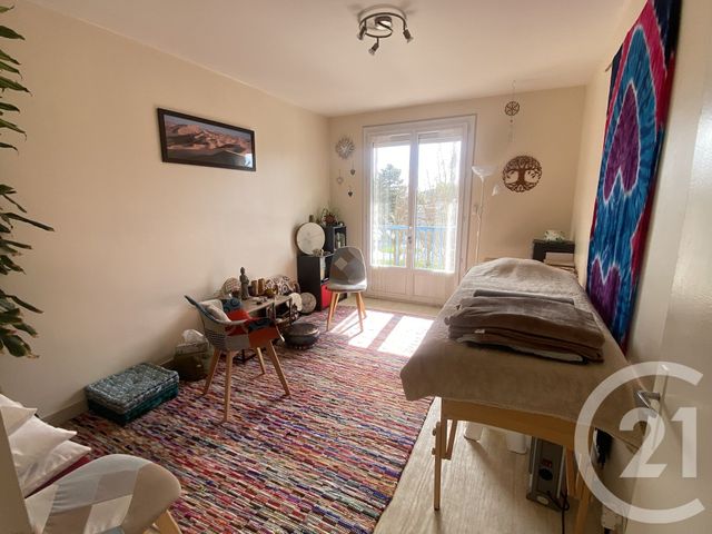 Appartement F3 à vendre - 3 pièces - 67.76 m2 - BERNAY - 27 - HAUTE-NORMANDIE - Century 21 Soluce Habitat