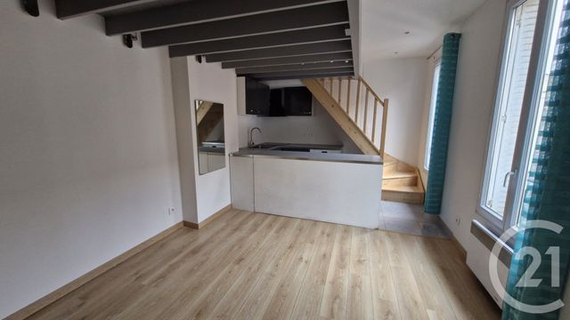 Appartement Studio à vendre - 2 pièces - 50.0 m2 - PUTEAUX - 92 - ILE-DE-FRANCE - Century 21 Soluce Habitat
