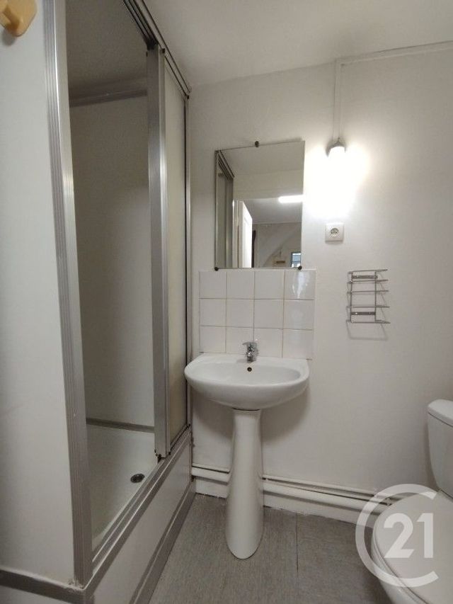 Appartement F1 à louer - 1 pièce - 33.0 m2 - BEAUMONT LE ROGER - 27 - HAUTE-NORMANDIE - Century 21 Soluce Habitat