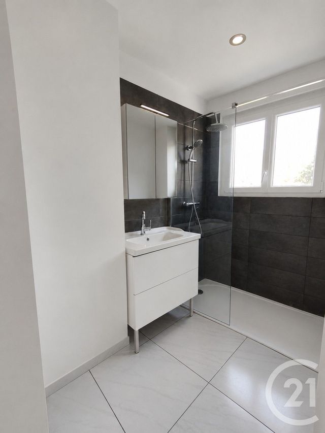 maison à louer - 7 pièces - 108.0 m2 - BEAUMONT LE ROGER - 27 - HAUTE-NORMANDIE - Century 21 Soluce Habitat