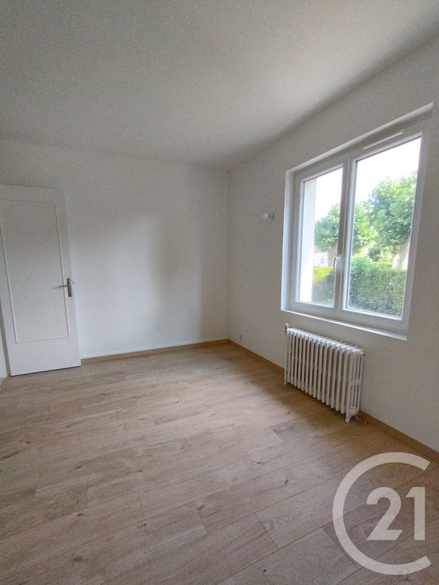 maison à louer - 7 pièces - 108.0 m2 - BEAUMONT LE ROGER - 27 - HAUTE-NORMANDIE - Century 21 Soluce Habitat
