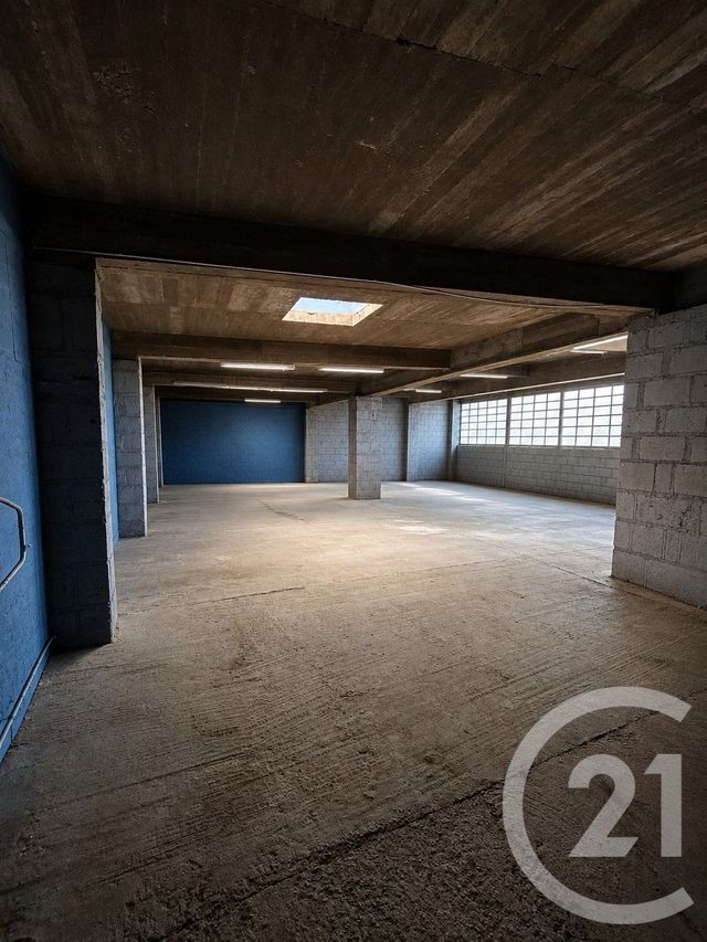 parking à louer - 246.0 m2 - BEAUMONT LE ROGER - 27 - HAUTE-NORMANDIE - Century 21 Soluce Habitat