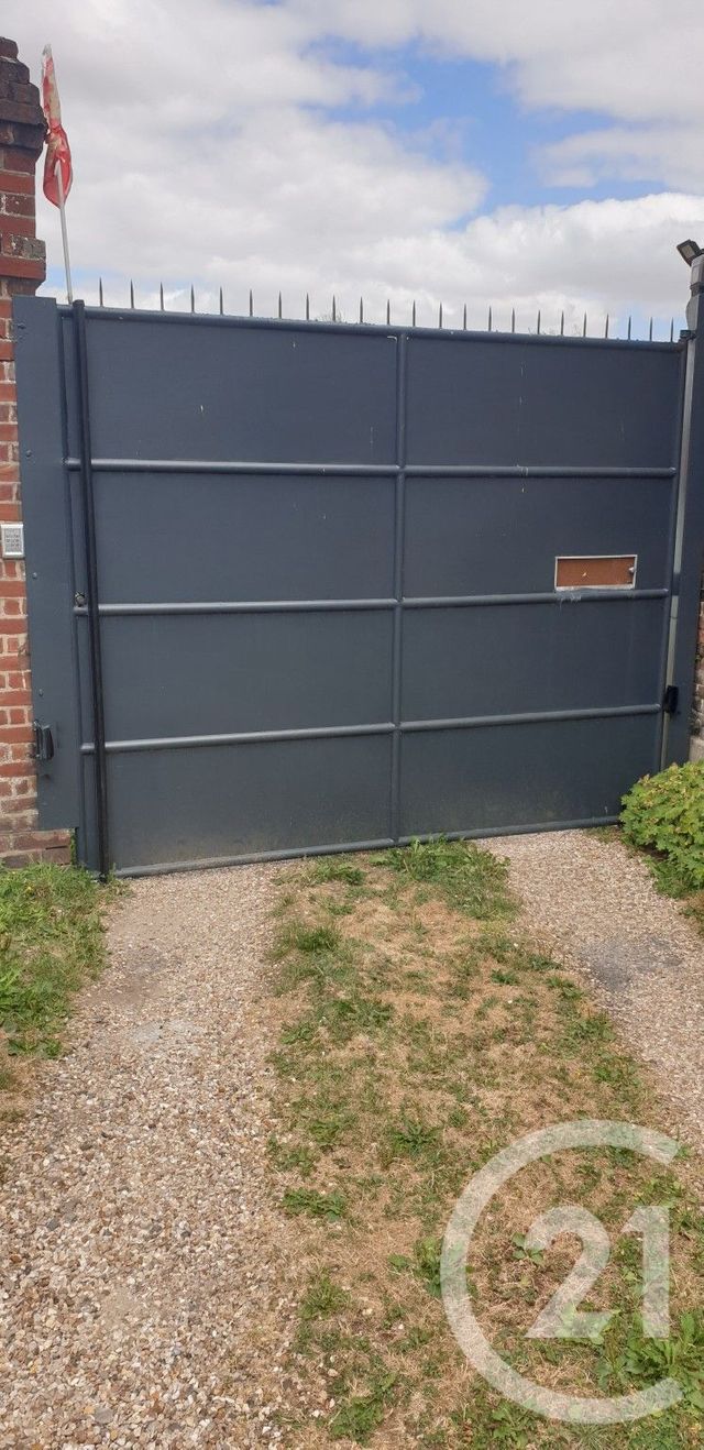 parking à louer - 13.2 m2 - BERNAY - 27 - HAUTE-NORMANDIE - Century 21 Soluce Habitat