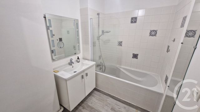 Appartement T4 à vendre - 4 pièces - 81.92 m2 - BERNAY - 27 - HAUTE-NORMANDIE - Century 21 Soluce Habitat