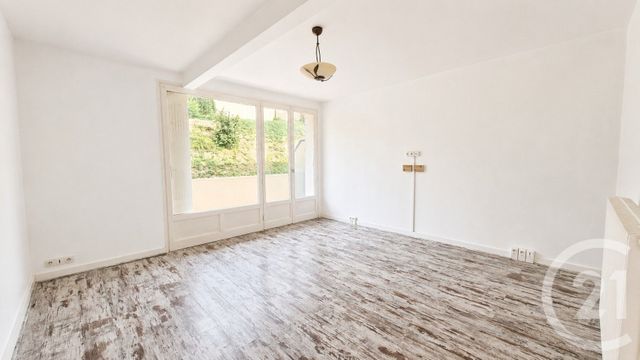 Appartement T4 à vendre - 4 pièces - 81.92 m2 - BERNAY - 27 - HAUTE-NORMANDIE - Century 21 Soluce Habitat